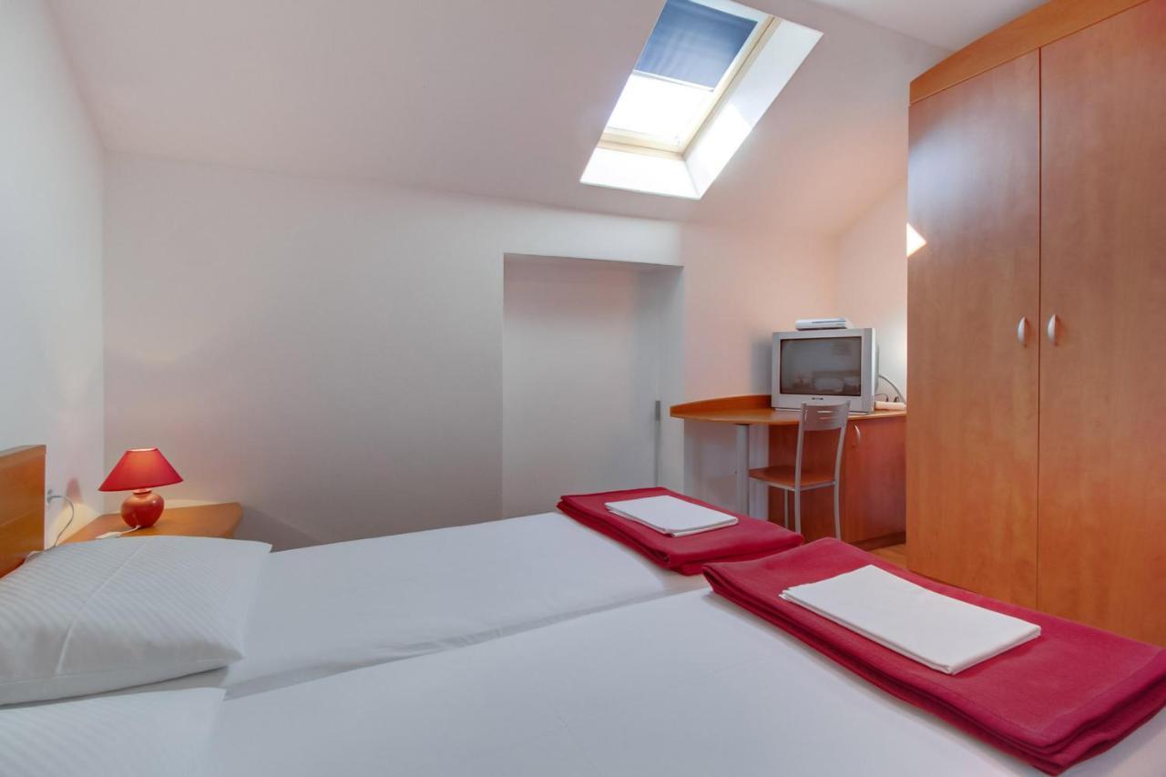 Apartments Rosa Mali Lošinj Kültér fotó