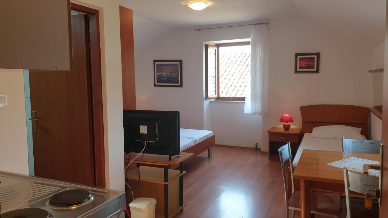 Apartments Rosa Mali Lošinj Kültér fotó