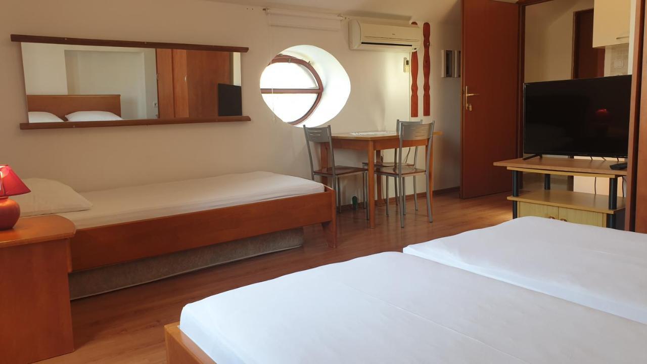 Apartments Rosa Mali Lošinj Kültér fotó